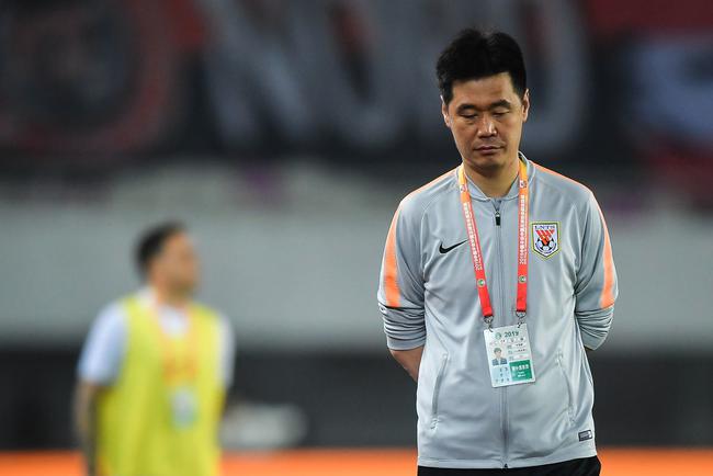 鲁媒力挺李霄鹏