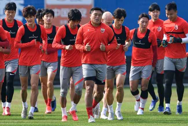 上海海港2022亚冠联赛报名名单更新总球员数30人