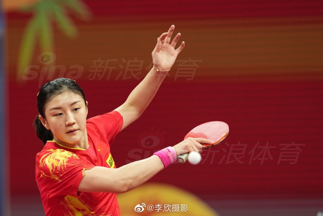 2022年成都团体世乒赛陈梦孙颖莎均横扫赢球 中国女队3比0加拿大！