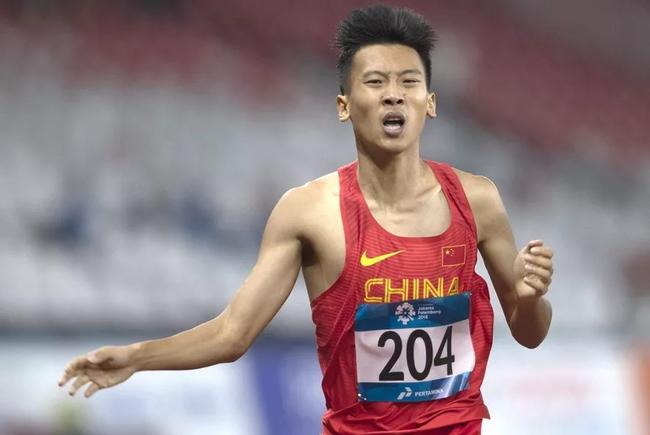 室内赛李俊霖破男子800米全国纪录黄常洲三连冠