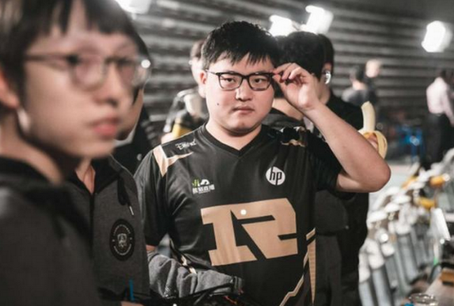 Uzi出色发挥助RNG夺LPL桂冠