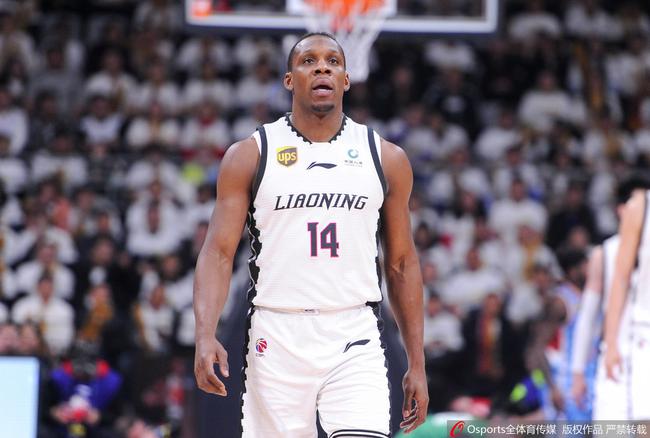 哈德森末节只能在板凳上看球队失利