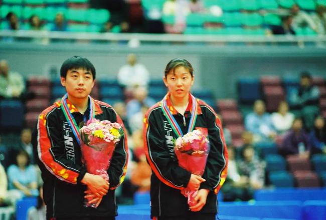 2001年第46届大阪世乒赛，孙晋搭档刘国梁获得混双季军。