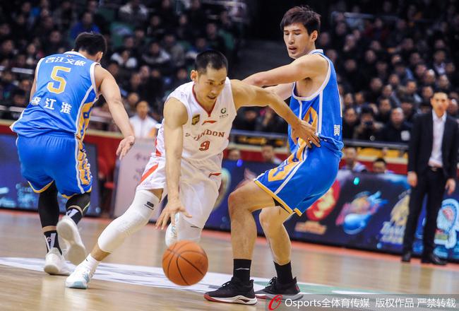 张庆鹏在比赛中