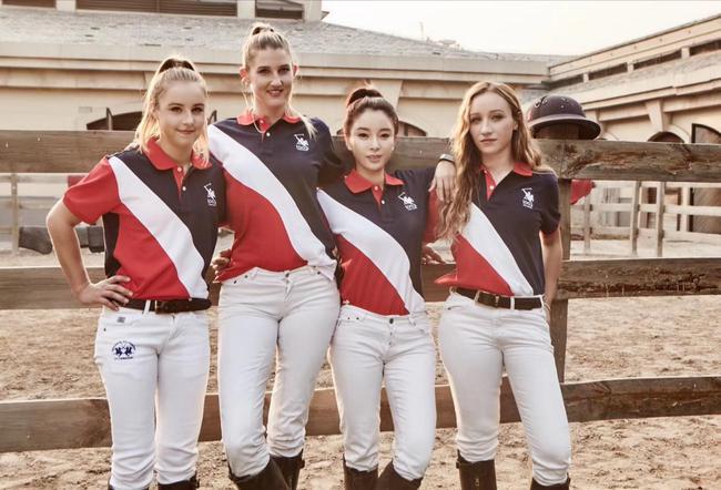 冠军获奖队伍i do 1003 polo team,右二为罗斌(英文名paris luo)