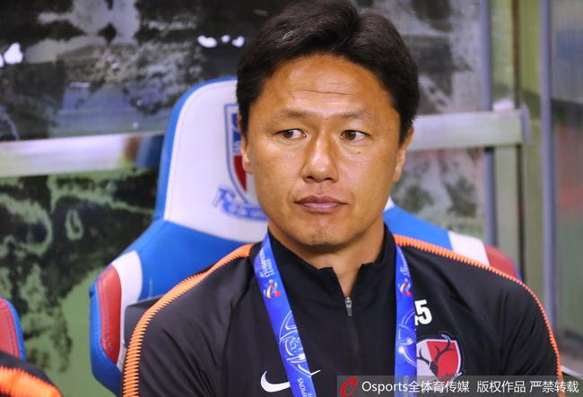 鹿岛主帅大岩刚