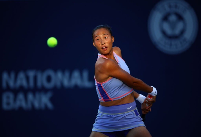 郑钦文终结安德莱斯库在多伦多8连胜，个人首进WTA1000级别赛事女单八强