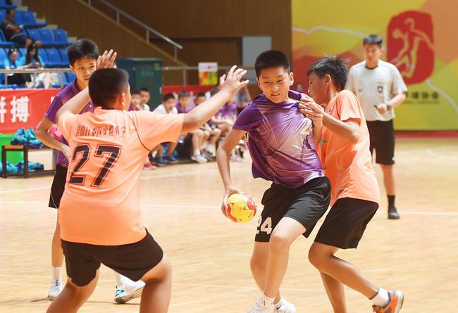 全国青少年手球锦标赛8月6日开赛  陈义宝摄