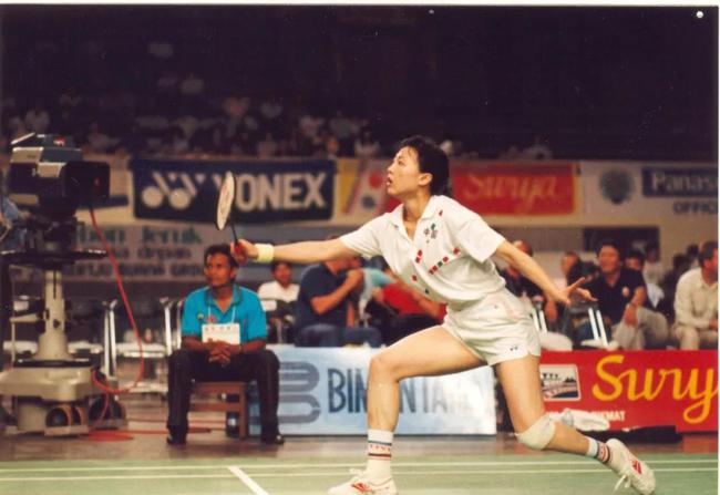 1989年5月第六届世界羽毛球锦标赛在印尼举行,李玲蔚获得女单冠军.