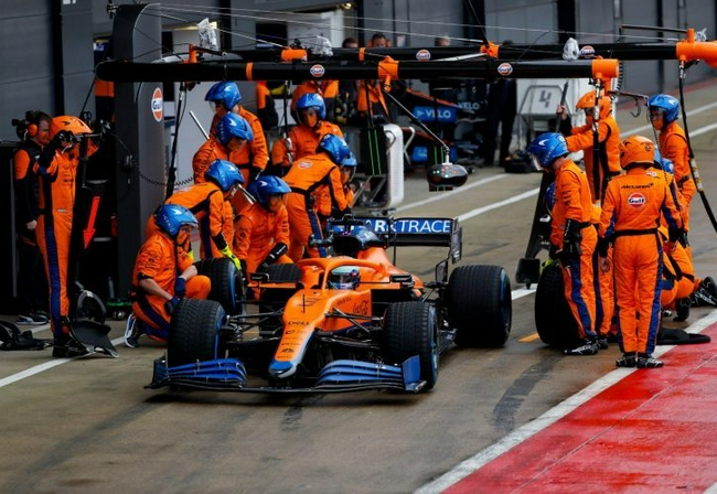 迈凯伦车队里卡多