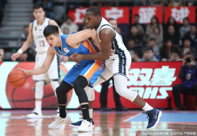 上赛季杨越为四川队效力