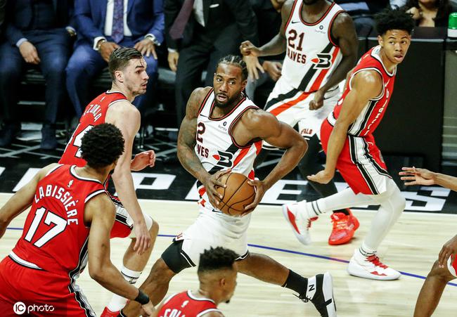 NBA官方让莱昂纳德不满!公布他的伤势他很震惊