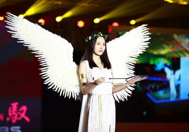 威克多出龙珠联名装备 赵剑华：用心吸引青少年