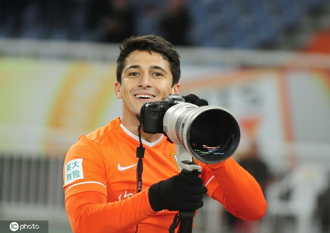 摄影师阿洛伊西奥,那时很年轻