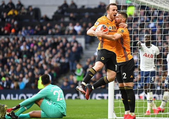 热刺惨遭狼队逆转