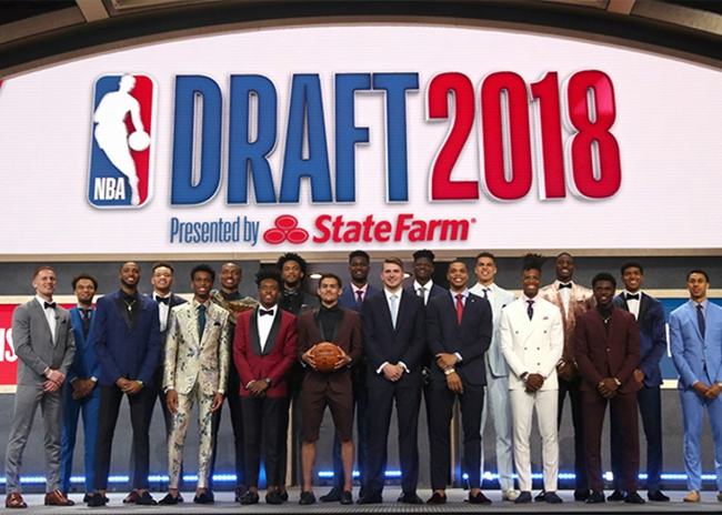 北京时间9月16日,露天体育看台重排了2018年nba选秀大会的首轮前14