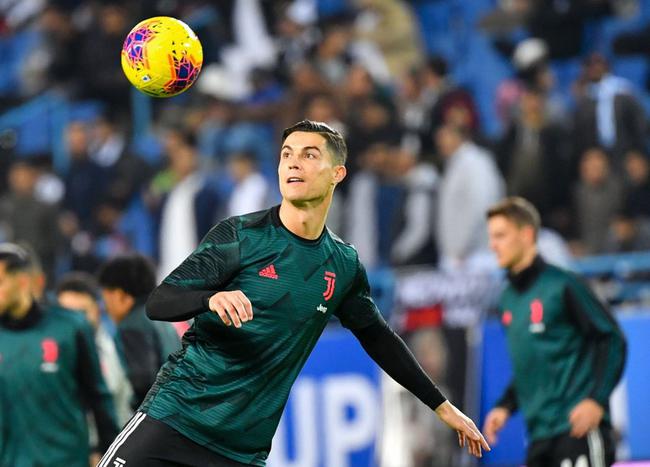 东契奇准3双独行侠惜负 卡哇伊36分快船连胜_Philipp Meyer