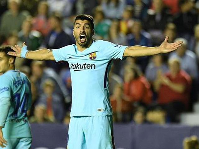 热血格斗迷 昨晚付高峰47秒KO苏亚雷斯纯享版