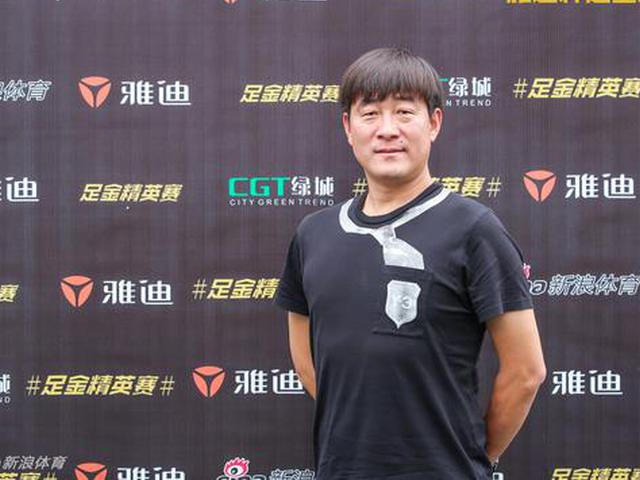 曲圣卿出席足金赛无锡站