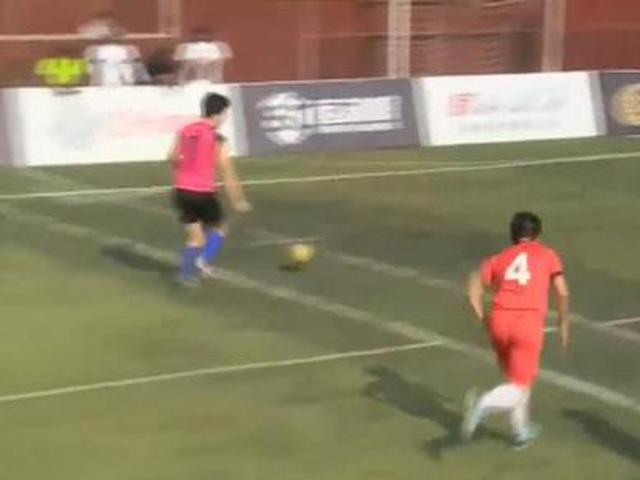 视频-反击突破撞墙配合送空门 队友轻松笑纳大礼