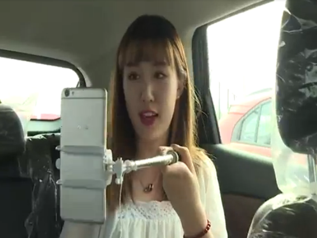 足金包头站场外观众