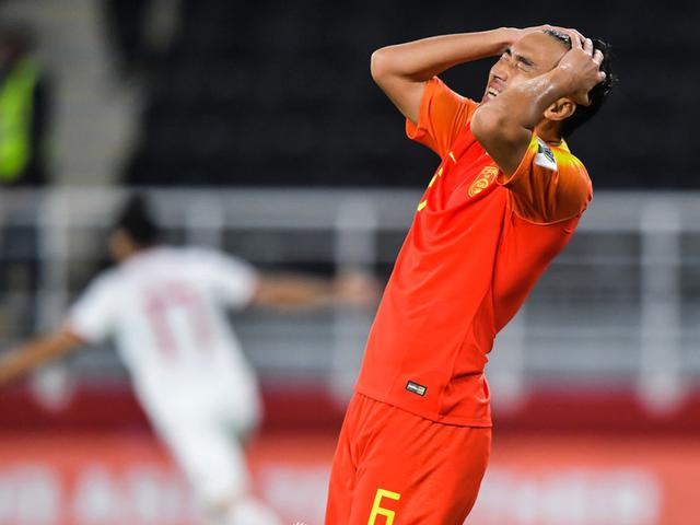 对阵伊朗国足三次低级失误