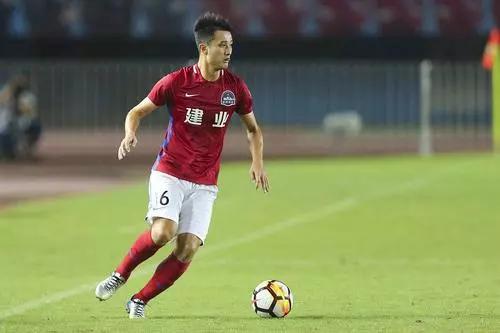 杨阔告别：7年生涯很不舍 感谢胡总建业给予的平台_中超_新浪竞技风暴_新浪网