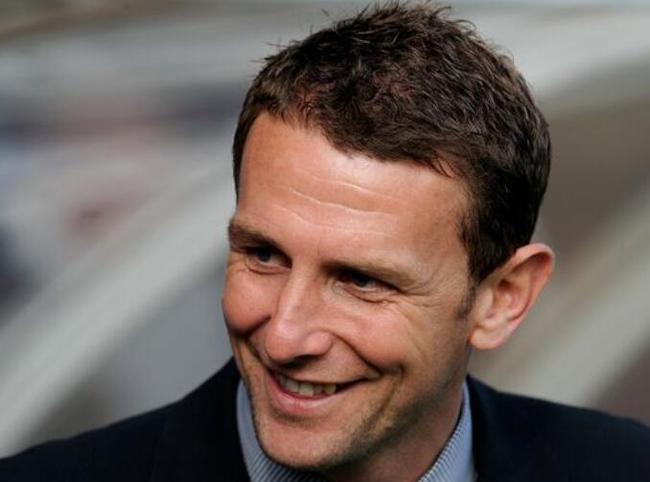 北爱主帅的建议北爱尔兰主教练巴拉克劳夫建议,22岁的贾马尔-刘易斯