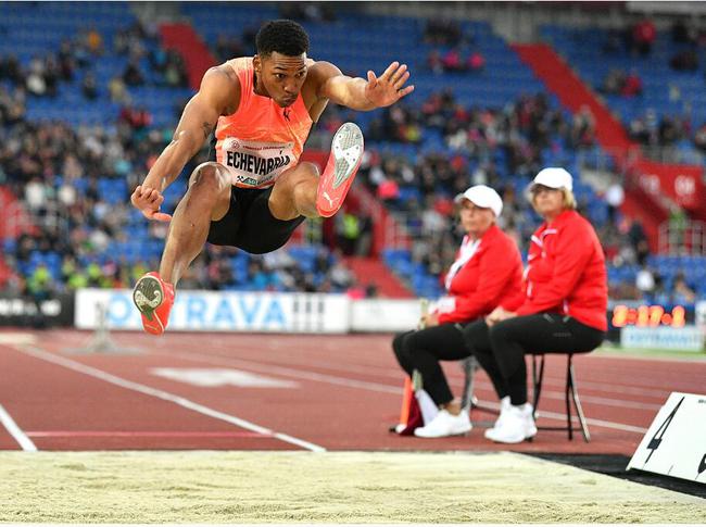 古巴跳远神童再创新高加特林百米连续夺冠