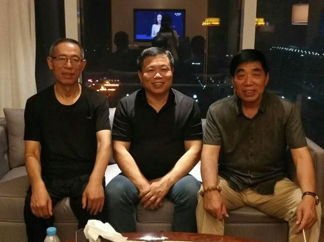 著名书法家秦致中为猎豹汽车华南虎车队助阵