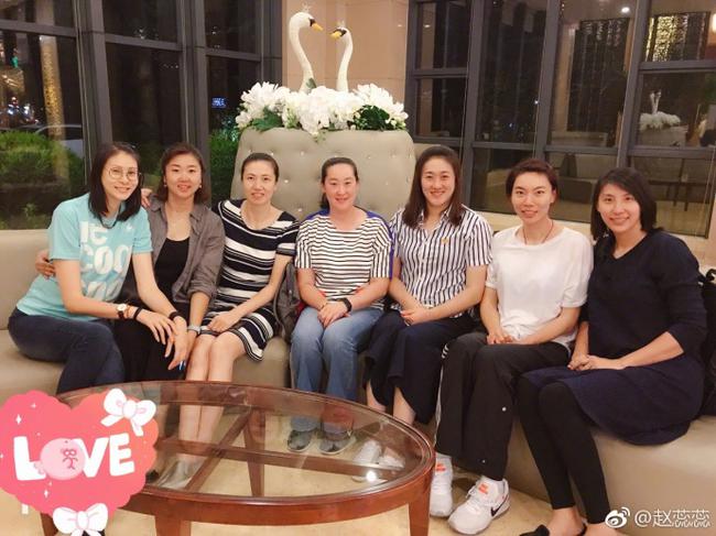 女排黄金一代部分队员合影