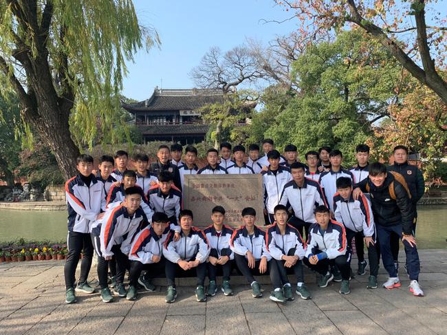 苏宁梯队赴浙江嘉兴瞻仰南湖红船