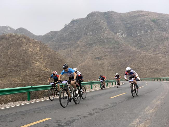 第二届狼牙山杯龙西旅游公路自行车赛圆满落幕