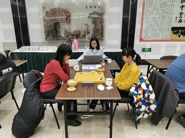 吴依铭取胜