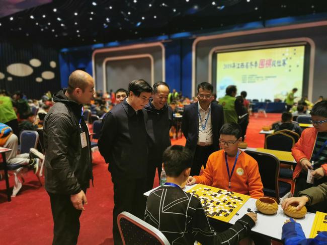 洪礼和、葛德胜等关注围棋少年
