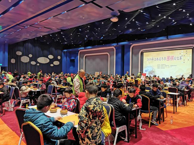 南昌融创茂海世界里的围棋比赛