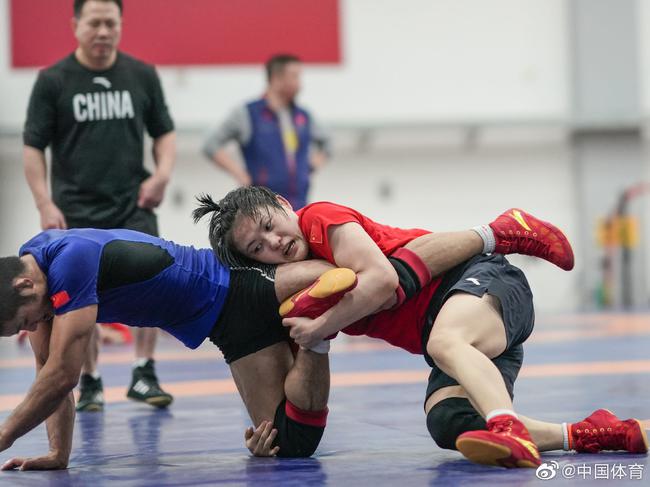 中国摔跤为期八周强化训练模拟奥运提高实战能力