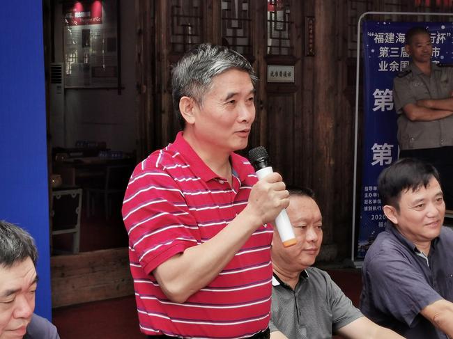  福建省围棋协会名誉主席戴bin辉在开幕式致辞