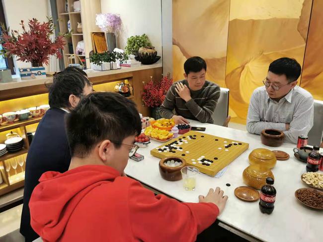 詹伟黄河搭档对阵两位棋圣