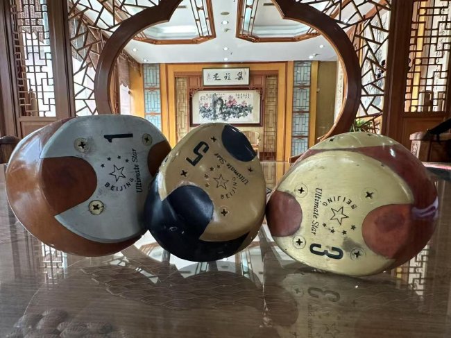 擺放在會所的球杆