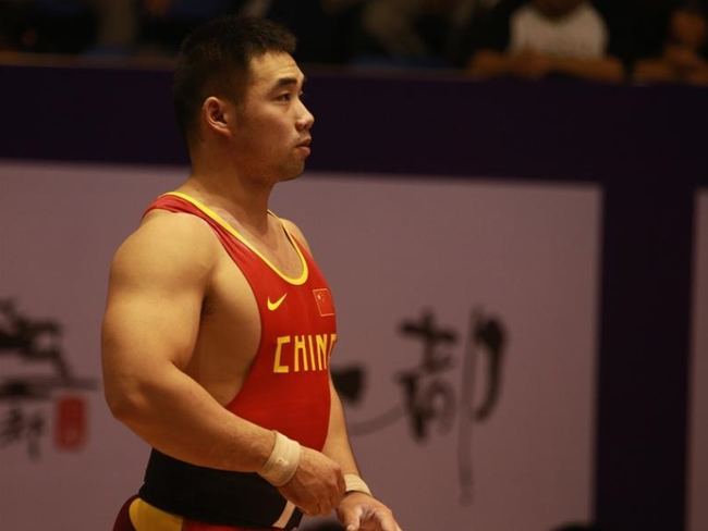 北京时间4月21日晚,2018年全国男子举重锦标赛在湖北宜昌结束94公斤