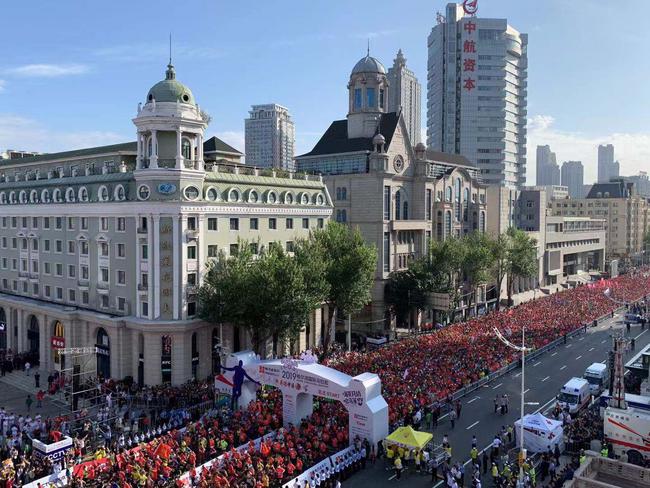奔跑中国圆满落幕:用镜头将马拉松带向全中国
