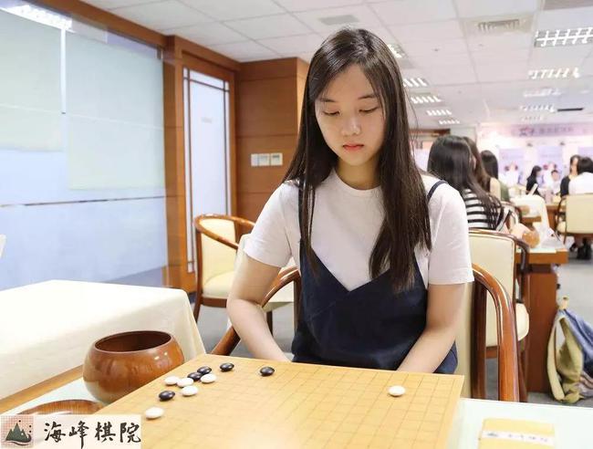 俞俐均