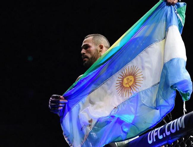 圣提亚哥-彭兹尼比奥将领衔UFC在阿根廷的赛事首秀