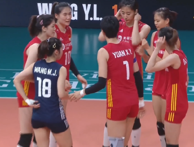 中国女排对阵捷克首发出场的7名球员