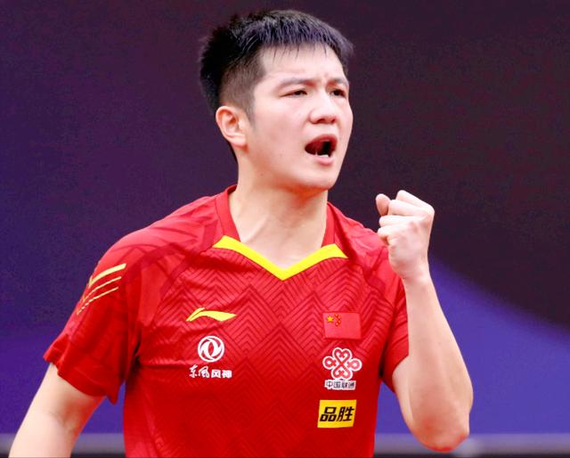 樊振东4比0横扫瑞典黑马 首次问鼎世乒赛男单冠军！