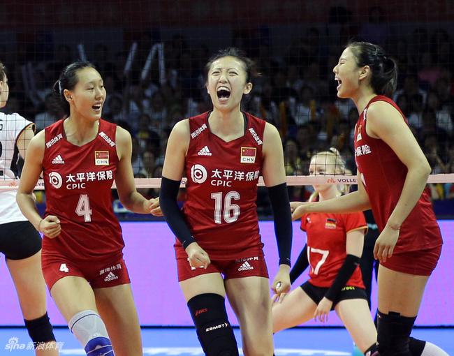 女排击败德国