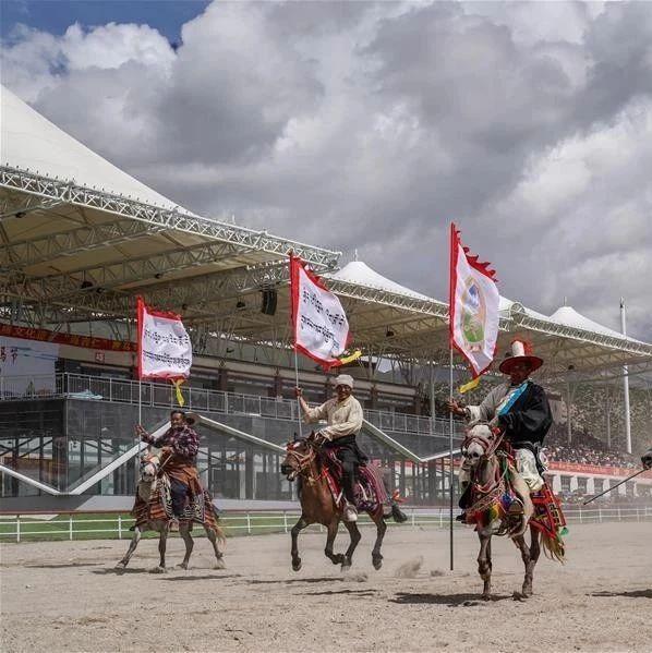 一名荷兰游客眼中的西藏赛马节