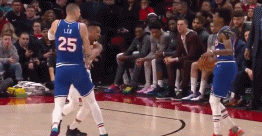 【影片】幹起來了!CJ和大中鋒發生衝突,裁判拉架都差點摔倒!-黑特籃球-NBA新聞影音圖片分享社區