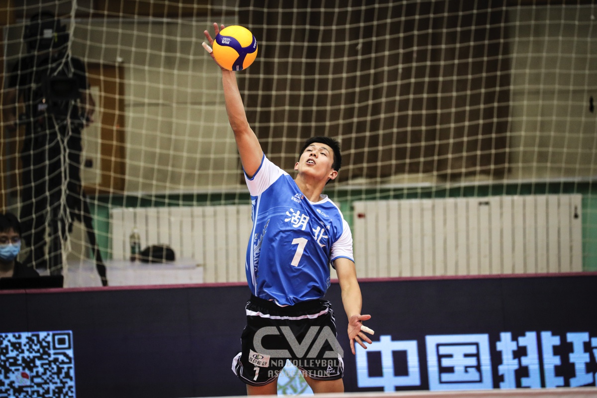 湖北男排经历疫情重回球场展现良好精神风貌